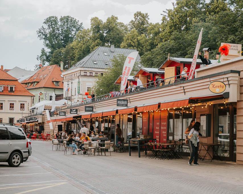 Alure Residences 10 - 24H Self Check-In & Private Parking Next To The Apartment Building Included, City Center Right On Snp Square In A Quiet Passage, New Building, Best Deal In Town Banská Bystrica Eksteriør billede